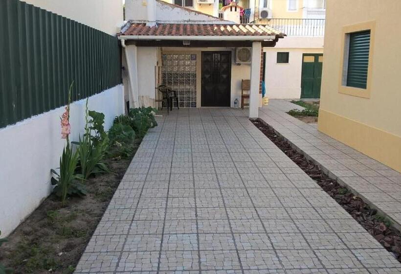 شقة غرفتين, Casa Do Limoeiro