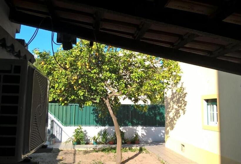 غرفة عائلية, Casa Do Limoeiro