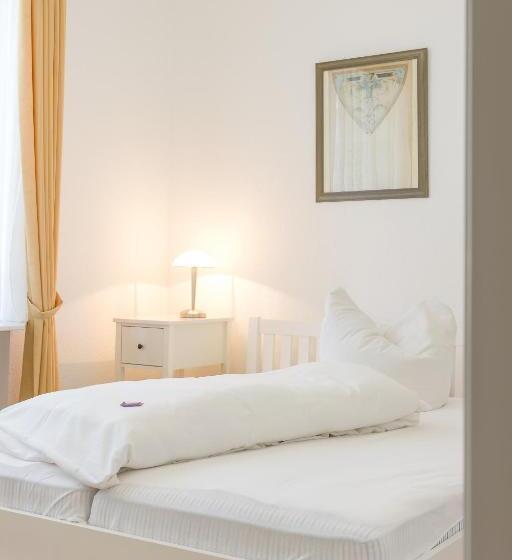 غرفة قياسية فردية, Cafe´seestrasse