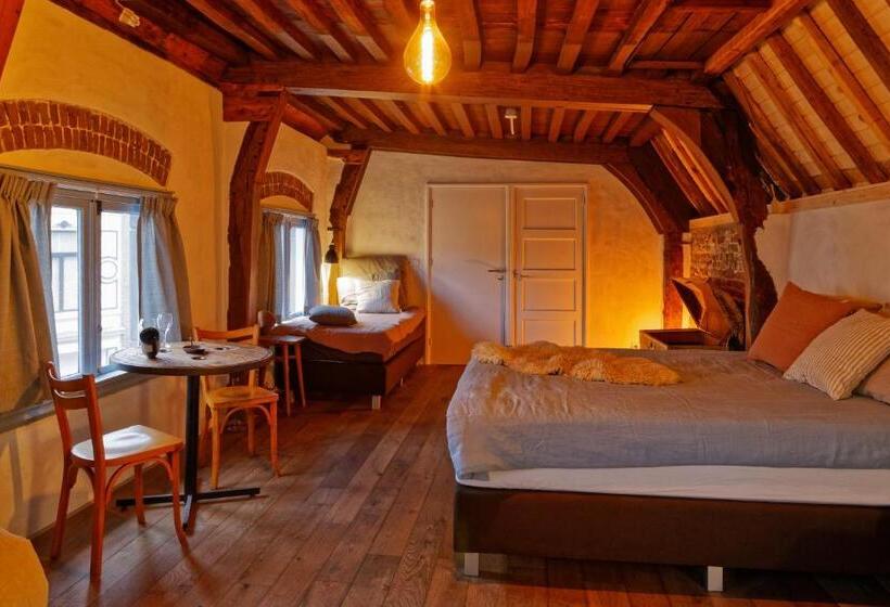 اتاق استاندارد چهار تخته, De Zeeuwse Hemel