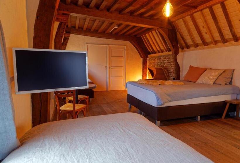 اتاق استاندارد چهار تخته, De Zeeuwse Hemel