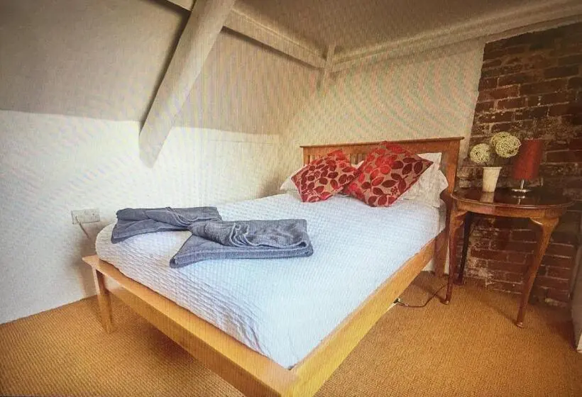 スタンダードルーム, Drang House All Rooms Have Stairs