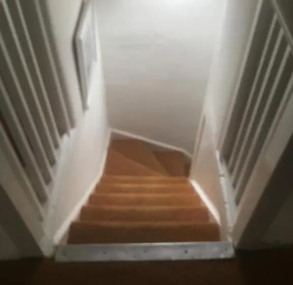 スタンダードルーム, Drang House All Rooms Have Stairs