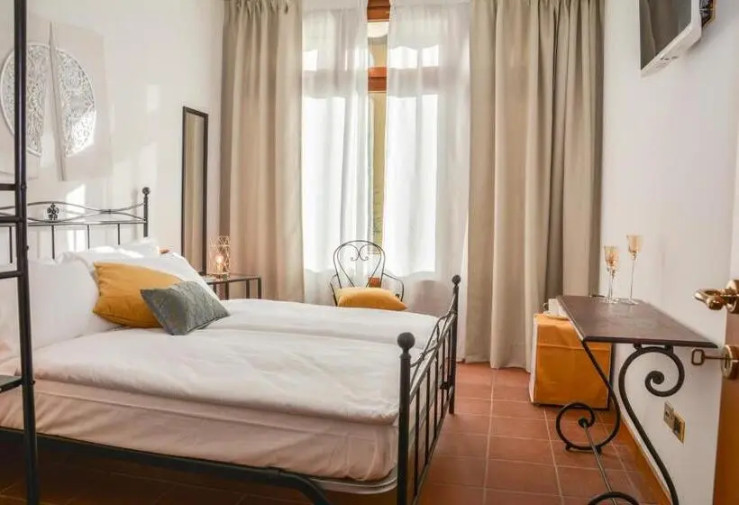 Standard room with outdoor bath, Villa Degli Olivi Relais
