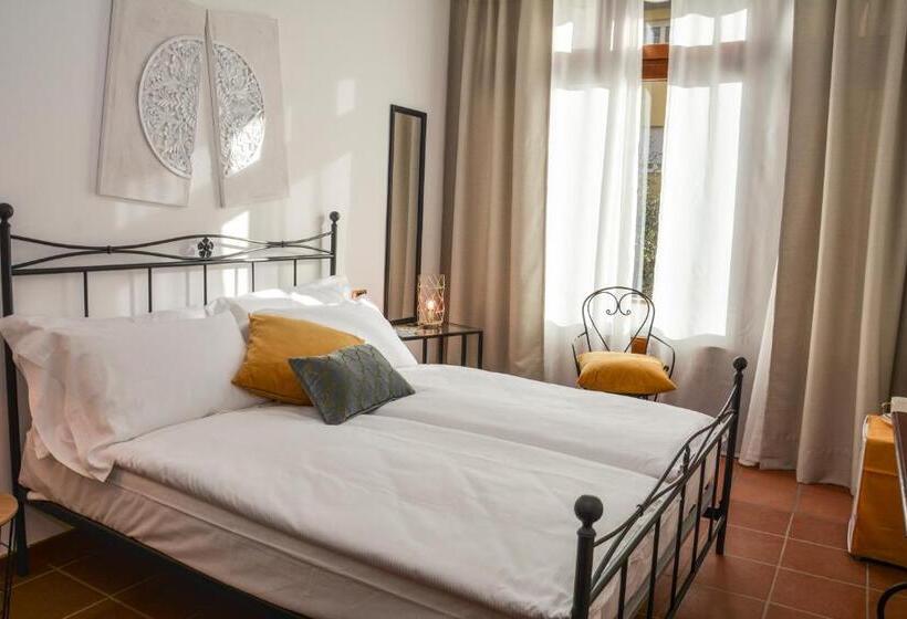 Standard room with outdoor bath, Villa Degli Olivi Relais