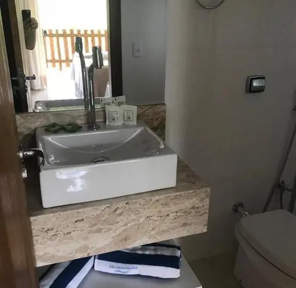 Suite with lake view, Cachoeira Paraiso