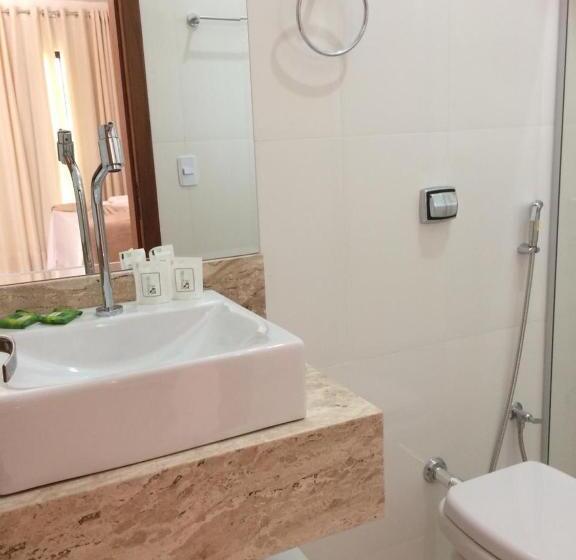 Suite with lake view, Cachoeira Paraiso