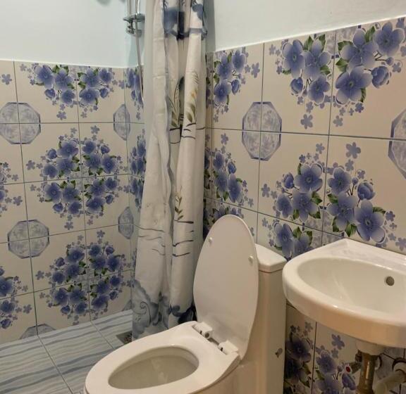 سوییت لوکس, Powers  Holiday Vacations