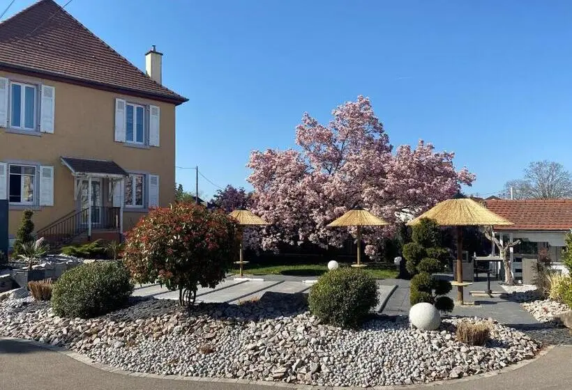 スタンダードルーム, Les Rives Des Habsbourg