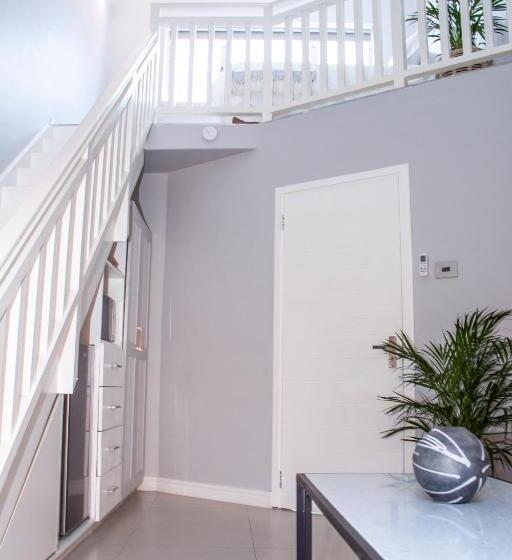 اتاق استاندارد, Lofts On Lorna