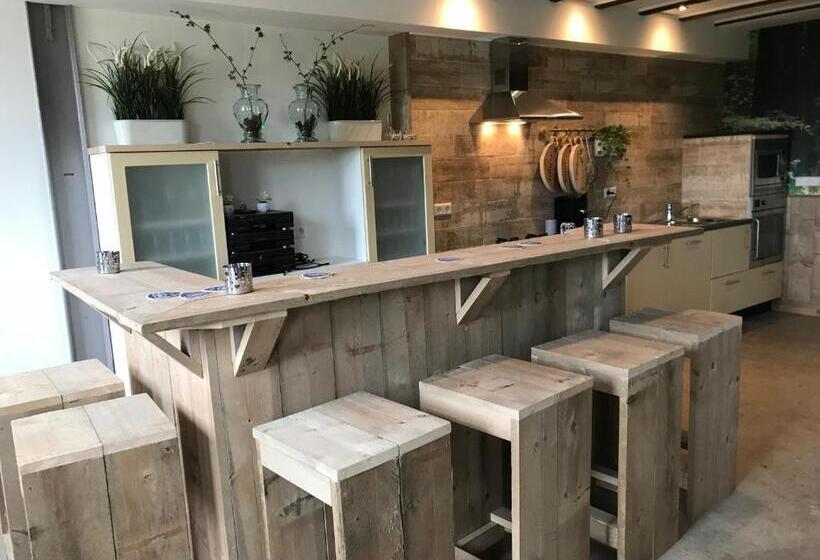 ガーデンビュースタンダードルーム, Vijverhoef