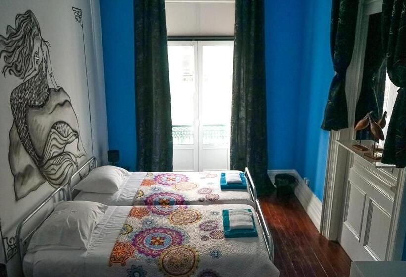 스탠다드 발코니 룸, Azores Dream Hostel