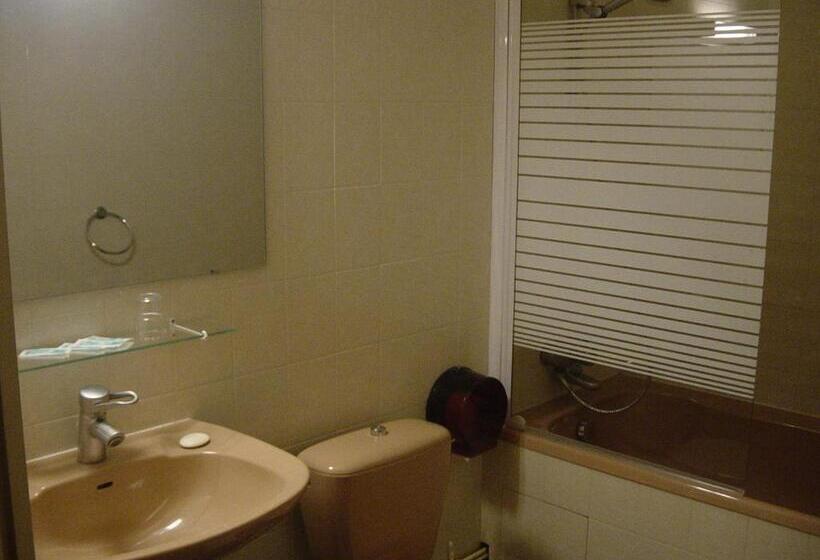 家庭房带园景, Adonis Chambres D Hotes