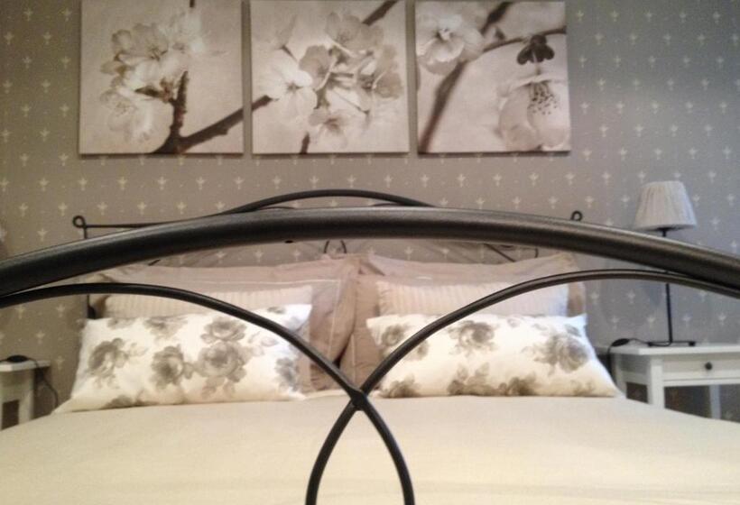 اتاق استاندارد, Cherry House Bed&breakfast