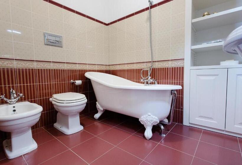 اتاق لوکس با چشمانداز شهر, Dimora Birullà