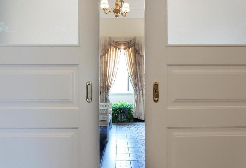 اتاق لوکس با چشمانداز شهر, Dimora Birullà