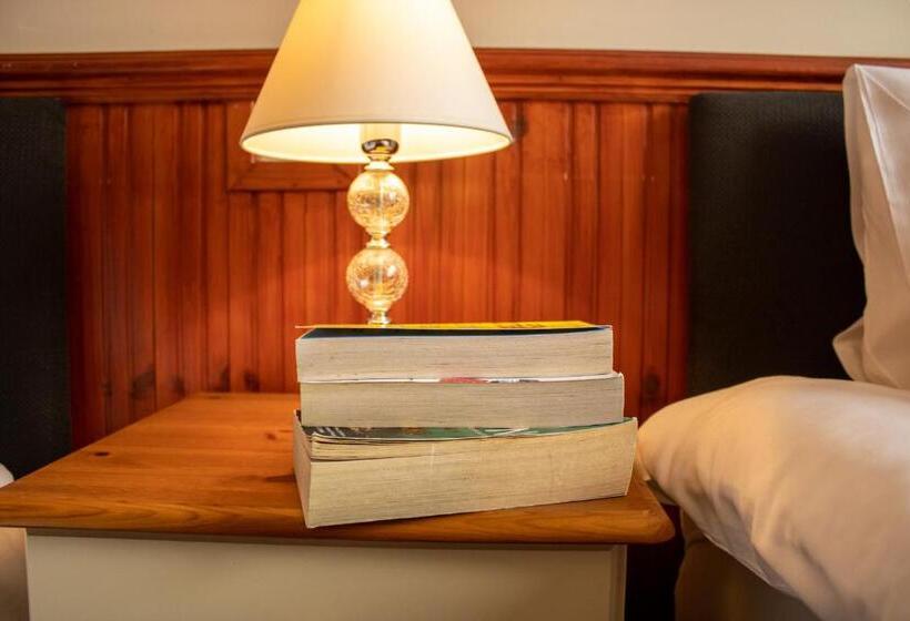 디럭스 룸, The Dolphin