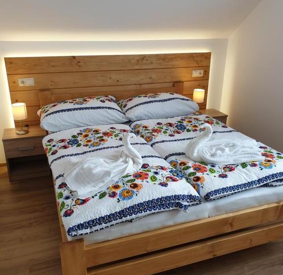 豪华房间, Chalupa Anna