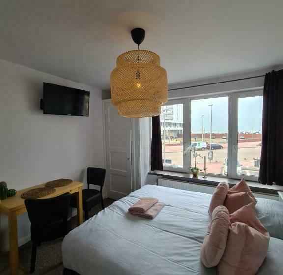 スタンダードルーム, Evy S Place