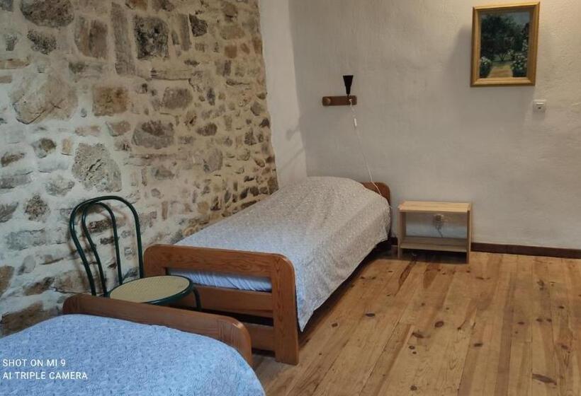 Номер Стандарт Трехместный, Gîte De La Tour