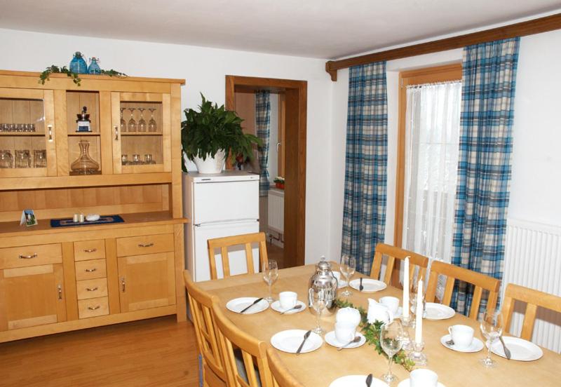 דירת שלושה חדרים, Schartlhof