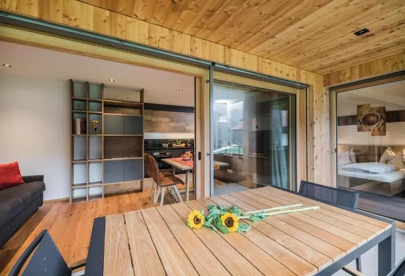 テラス付き１ベッドルームアパートメント, Appartement Förra