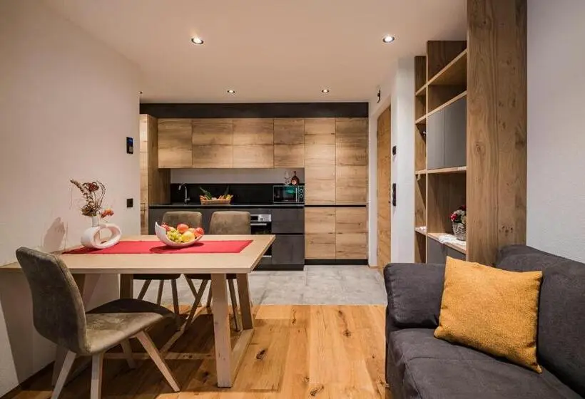 バルコニー付き１ベッドルームアパートメント, Appartement Förra