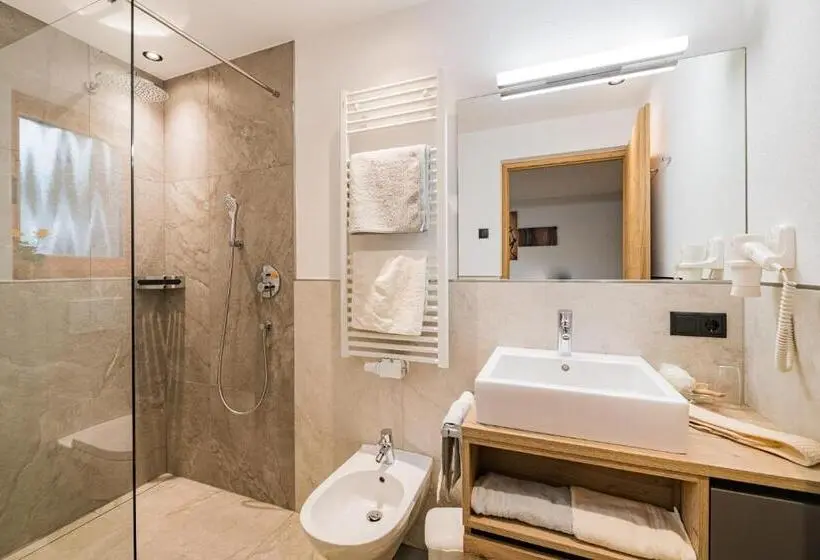 バルコニー付き１ベッドルームアパートメント, Appartement Förra
