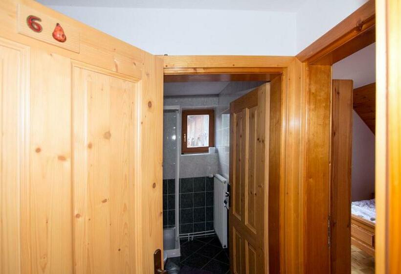 اتاق استاندارد با چشمانداز کوهستان, Kmetija Matk