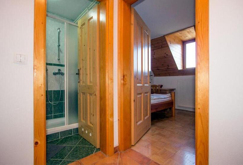 اتاق استاندارد سه نفره, Kmetija Matk