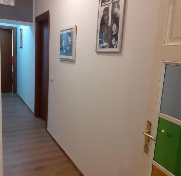 غرفة قياسية, Ciak Affittacamere