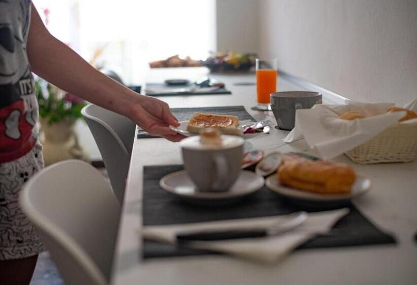 Номер Стандарт Трехместный, B&b Cardedu