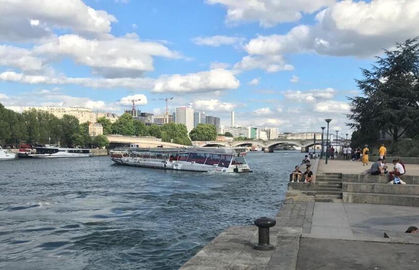 スタンダードスタジオ, Appartement Seine Et Marais