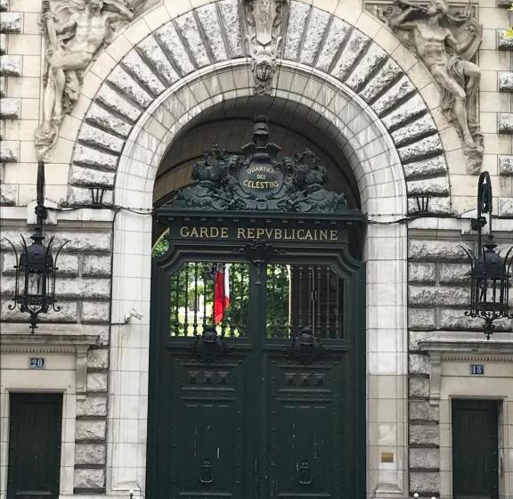 スタンダードスタジオ, Appartement Seine Et Marais