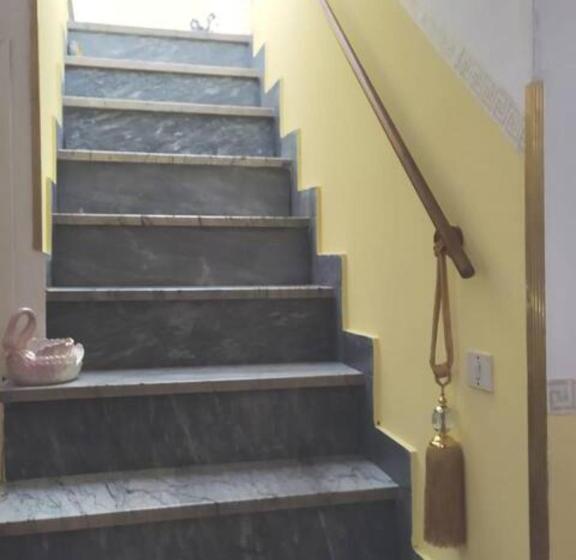 غرفة قياسية فردية حمام مشترك, La Locandiera