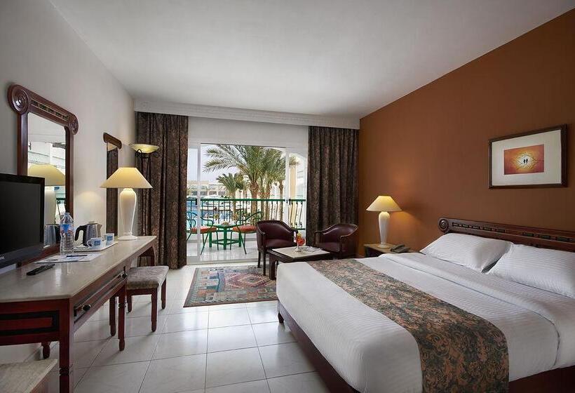 Pokój Standard Trzyosobowy Widok Basen, Bel Air Azur Resort