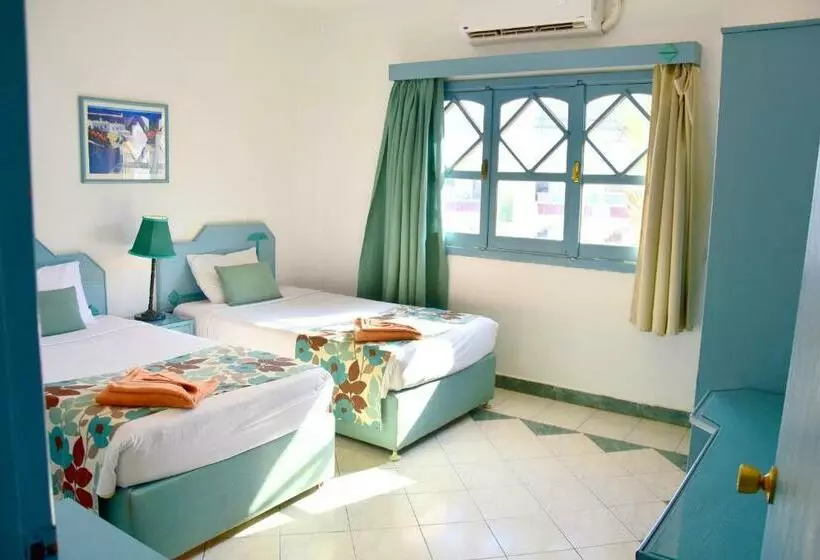 کلبه ییلاقی, Dive Inn Resort