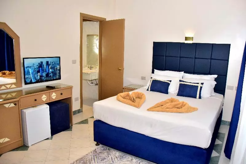 اتاق اکونومی, Dive Inn Resort
