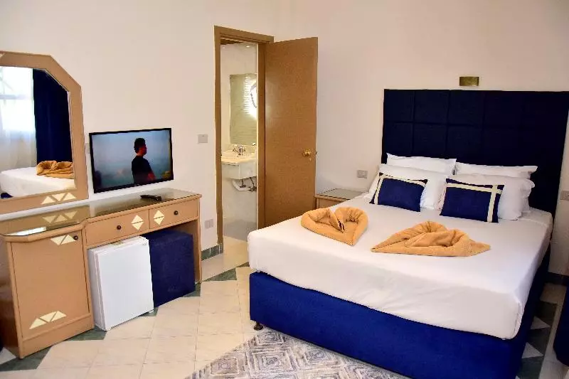 اتاق اکونومی, Dive Inn Resort