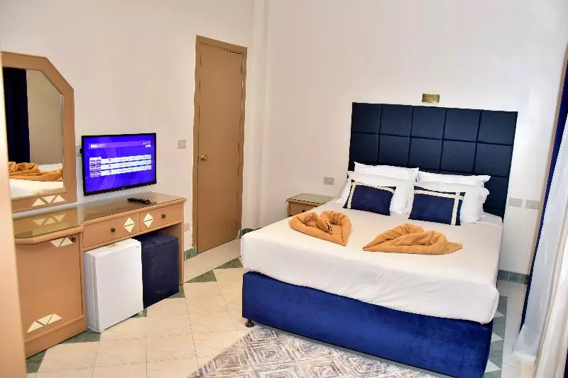 اتاق اکونومی, Dive Inn Resort
