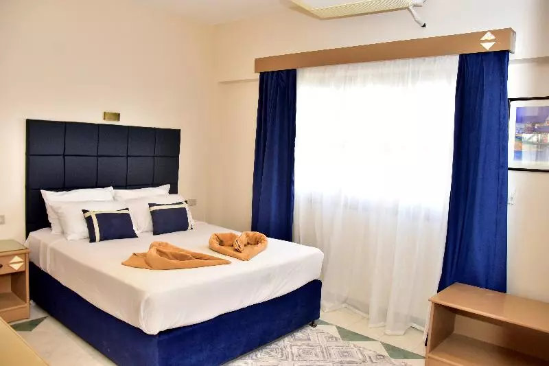 اتاق اکونومی, Dive Inn Resort