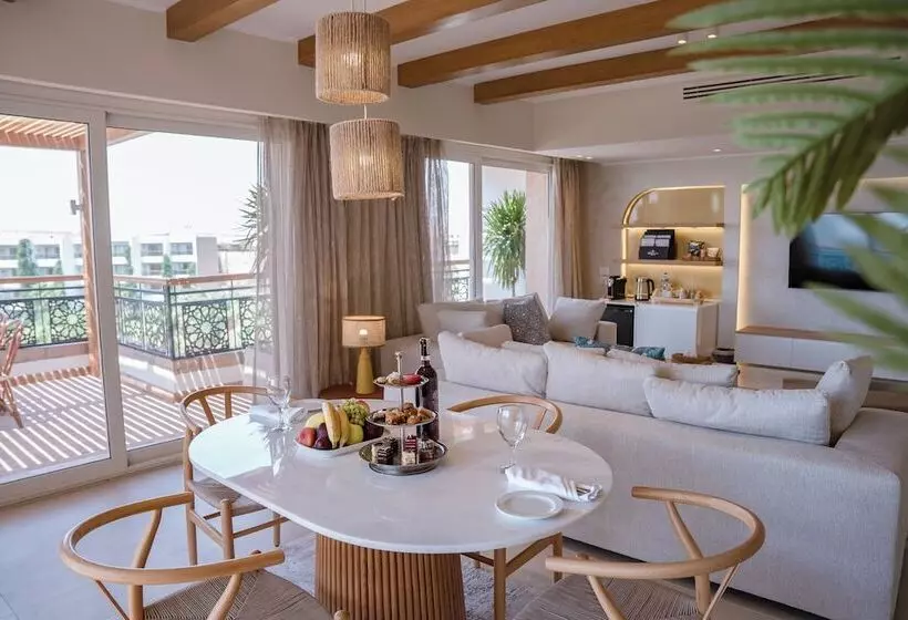 سوئیت پرزیدنت, Fort Arabesque Resort, Spa & Villas