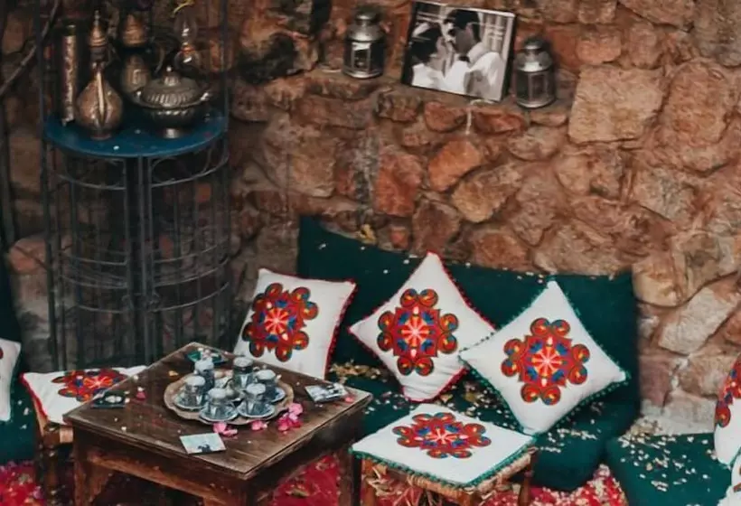 اتاق استاندارد سه نفره, Alf Leila Boutique