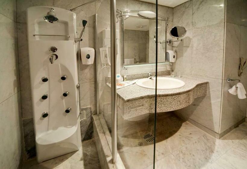 سوییت, Amc Royal Hotel & Spa