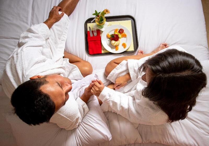 سوییت با چشم‌انداز دریا, Amc Royal Hotel & Spa