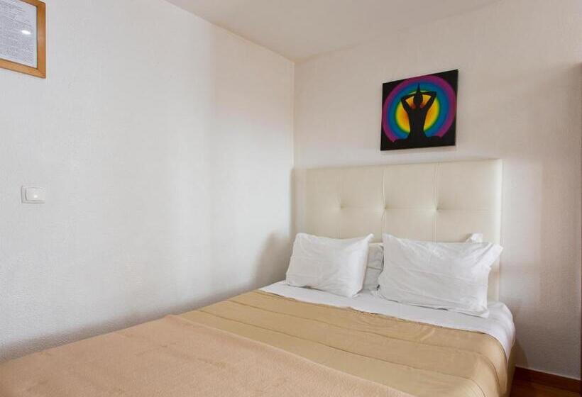 اتاق اکونومی, Braganca Oporto