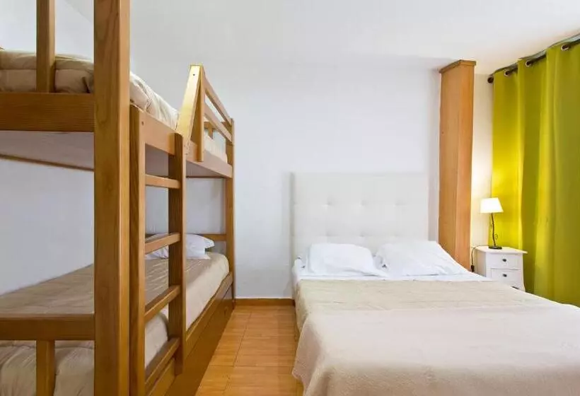 اتاق استاندارد چهار تخته, Braganca Oporto
