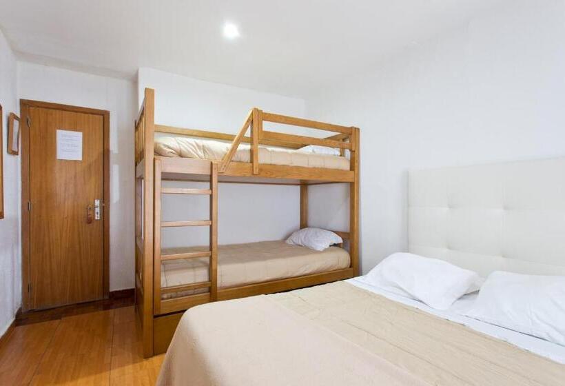 اتاق استاندارد چهار تخته, Braganca Oporto