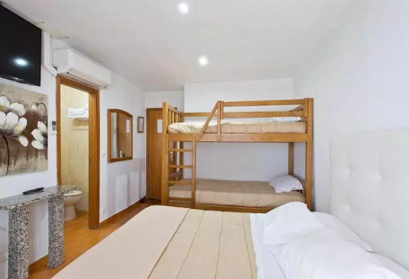 اتاق استاندارد چهار تخته, Braganca Oporto