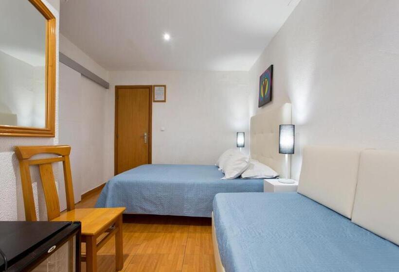 اتاق استاندارد سه نفره, Braganca Oporto